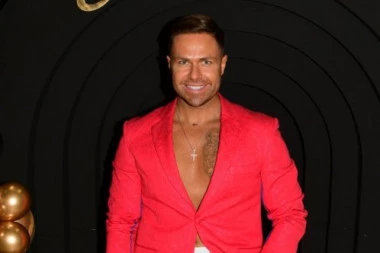 RAŽNATOVIĆKA MU NIJE OMILJENA KLIJENTKINJA?! Cecin frizer otkrio od koje pevačice je NAJVIŠE ZARADIO!