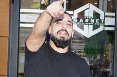 KAKO SE NAŠ PEVAČ IZLEČIO OD DROGE?! Bio u RALJAMA propasti, preko noći doneo ODLUKU!