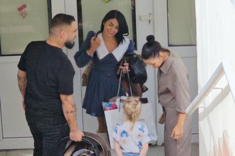 Darko Lazić stigao u porodlište po Katarinu i ćerku Srnu