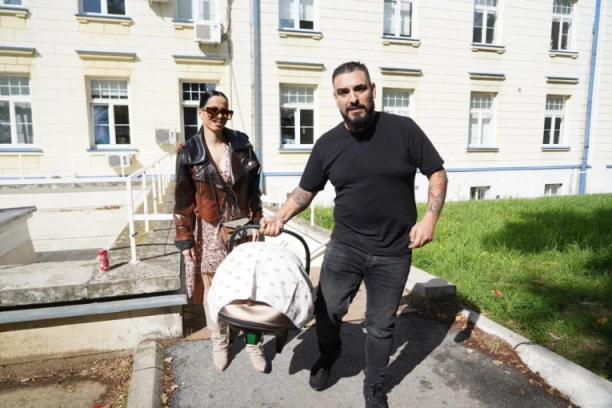 SRPSKI PEVAČ SPAVAO SA PREKO 350 ŽENA! Davao HILJADE evra na intimne odnose - šok-bomba na ESTRADI, a danas vodi PORODIČAN život!