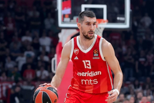 DOBRIĆ SE DRUŽIO SA ITALIJANIMA PRE MEČA: (Ne)prijateljski susret u Bolonji (FOTO)