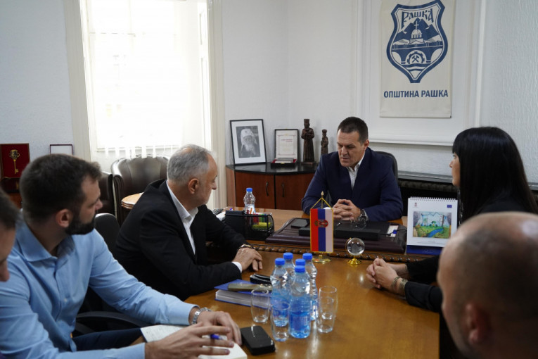 Ministar sporta Zoran Gajić u poseti Raškom okrugu