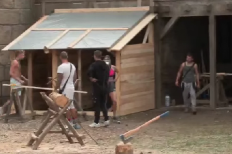 Boža Džons Farma 8 