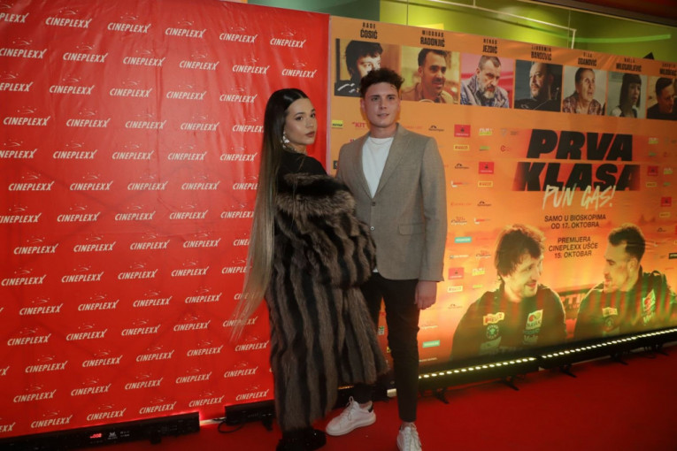 Indođija na premijeri filma Prva klasa