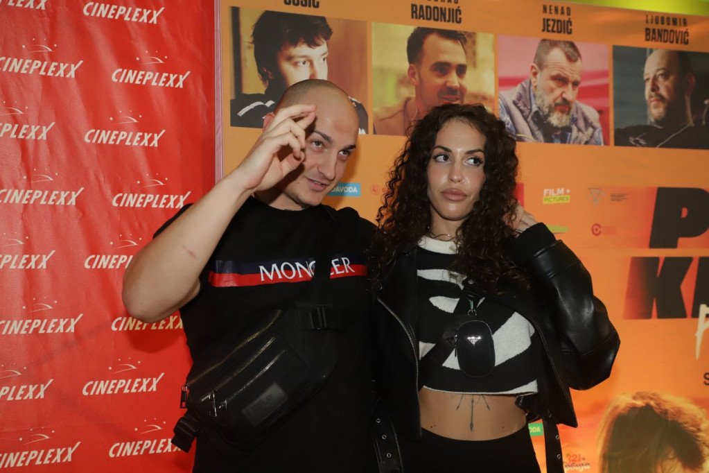 Desingerica sa ženom