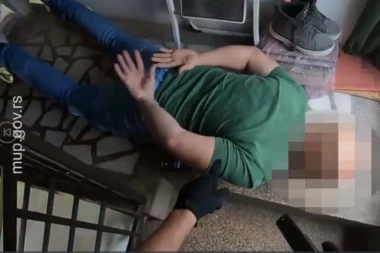 UHAPŠEN ČOVEK KOJI JE UDARIO STUDENTA PRAVNOG FAKULTETA! Došlo do incidenta na skupu, osumnjičenom odmah određeno zadržavanje!