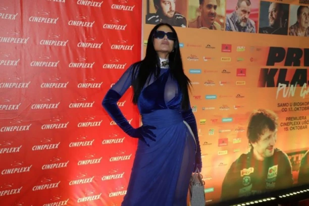 BRUKA I SRAMOTA POPULARNE PEVAČICE! Brutalno izvređala ljude koji teško žive, spomenula i decu! SKANDALČINA!