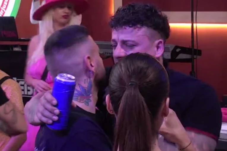 Terza plače Elita 8