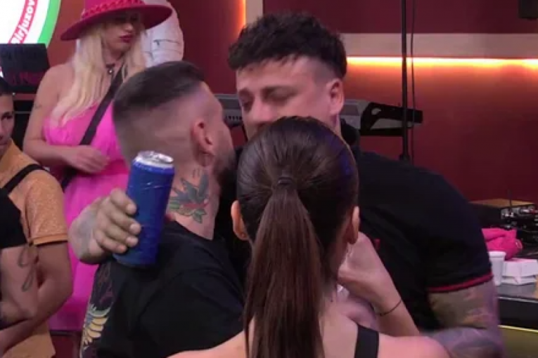 Terza plače Elita 8