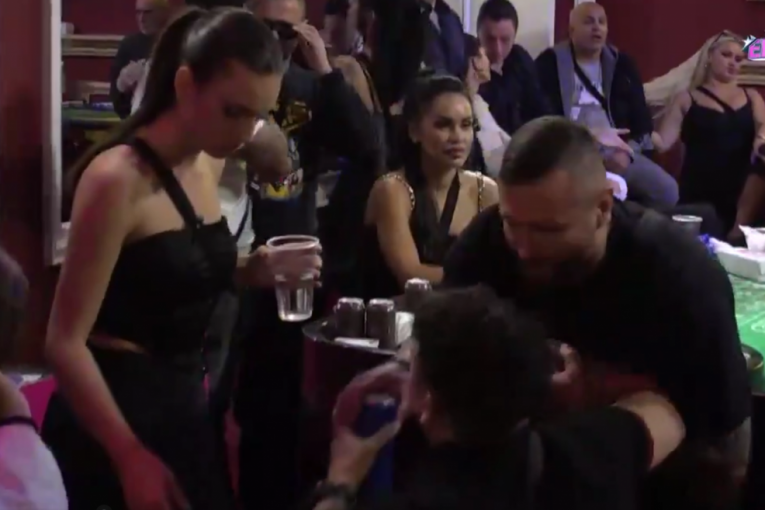 Terza plače Elita 8