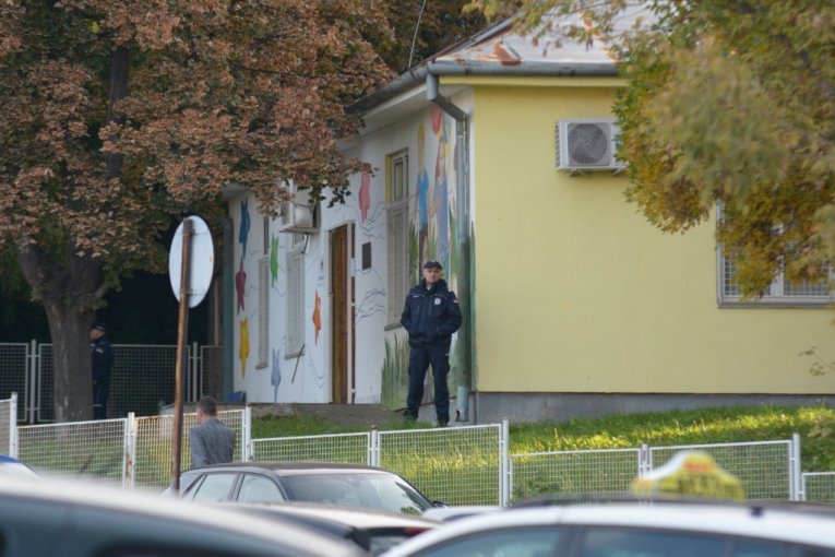 Dovoženje Koste Kecmanovića na suđenje