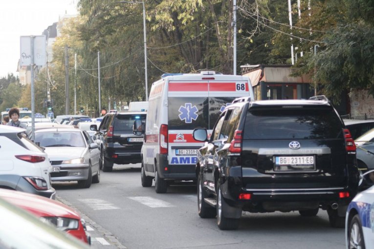 Odvođenje Koste Kecmanovića na suđenje