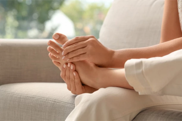 AKO OVO PRIMETITE NA NOGAMA, ODMAH KOD LEKARA! Imate samo 24 sata da reagujete, opasna infekcija se širi brzinom munje!