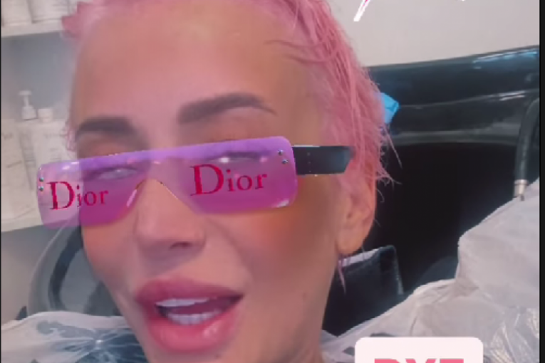 Dušica Jakovljević se ofarbala u pink