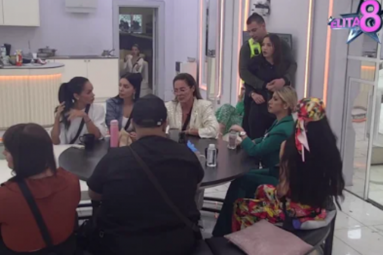 Jordanka Dečić i Ena Čolić