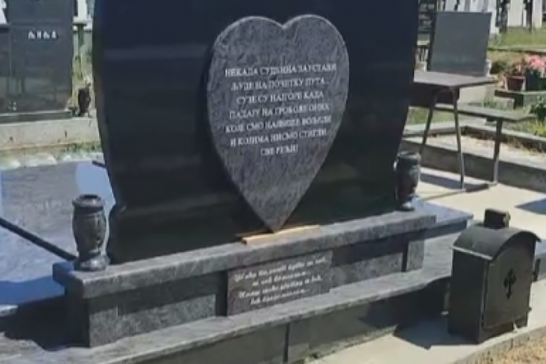 Anrijana Lazić spomenik 