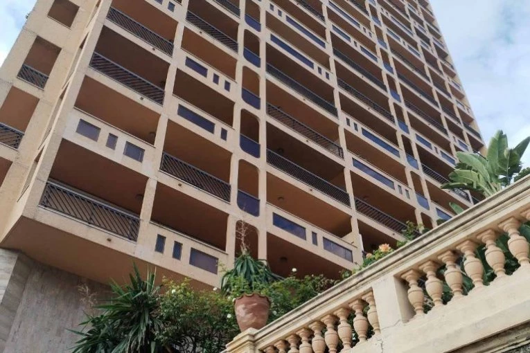 DETE (3) PALO SA 16. SPRATA ZGRADE! Hitno pokrenuta istraga!