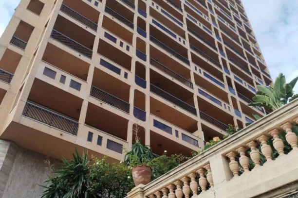 DETE (3) PALO SA 16. SPRATA ZGRADE! Hitno pokrenuta istraga!