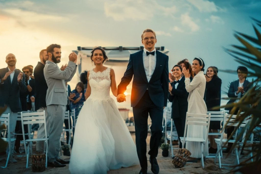 SKANDAL NA SVADBI U JAODINI! Mladi otac počeo zdravicu, pa žestoko zakačio zeta - ona počela da plače, zvanice napustile salu!