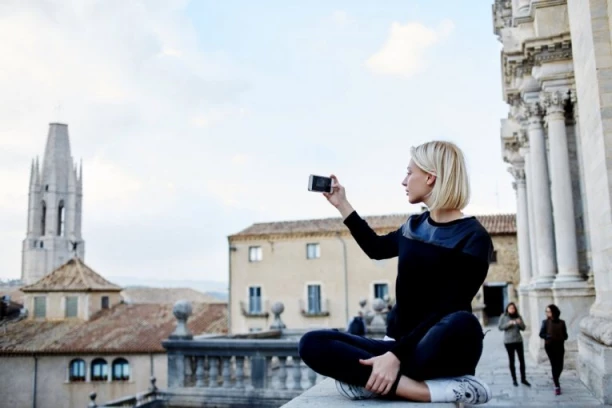 SVET JOJ SE SRUŠIO: Žena krenula na četvoromesečni put po Evropi! Celog života to je želela, a sada SAMO PLAČE OD TUGE! Njen razlog šokirao je sve