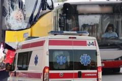TINEJDŽER SKOČIO DA IZBEGNE AUTOBUS! Evo u kakvom su stanju maloletnik i vozač nakon stravične nesreće u Nišu!