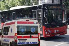 PUTNIK ZVERSKI TUKAO VOZAČA! Jezivo nasilje u autobusu na Voždovcu!