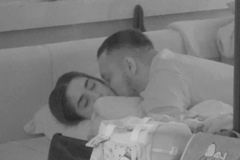 Gastoz ljubi Anđelu Đuričić dok spava Elita 8 Zadruga