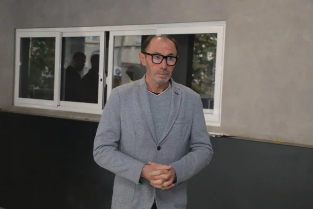 "ODGOVORNOST JE I NA RAZREDNOM STAREŠINI!" Anđelko Aćimović uoči sutrašnjeg svedočenja o zločinu u Ribnikaru: U obavezi smo da...