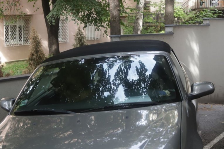 Sergej napustio stan