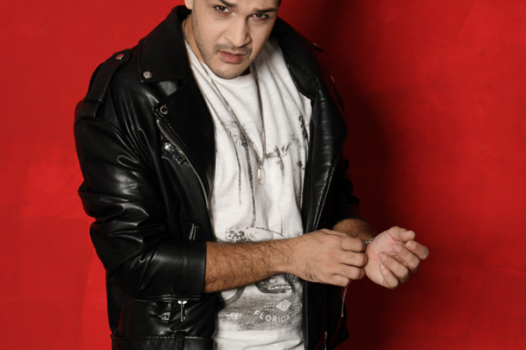 Ekipa mjuzikla "Pogledaj dom svoj anđele"