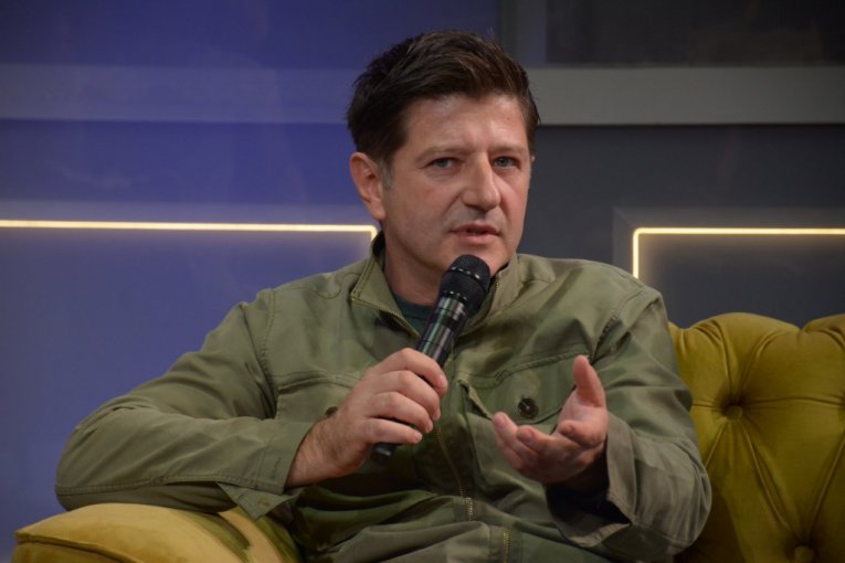 Ekipa "Pogledaj dom svoj anđele"