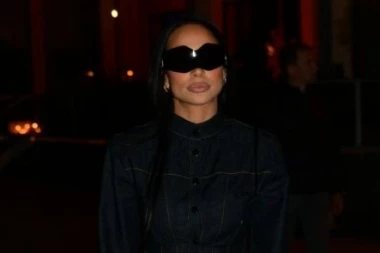 EDITA RAZBESNELA FANOVE NA NASTUPU: Tražila da je ne snimaju - izazvala LAVINU KOMENTARA! (VIDEO)