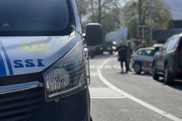 UŠLI U CRNU GORU SAMO DA ZAPALE AUTO DRŽAVLJANKI SRBIJE! Uhapšen Bosanac na GRANIČNOM PRELAZU zbog podmetanja požara, policija traga za Slovencem!