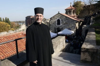 DANAS JE VAŽNO DA URADIMO JEDNO: Otac Sava Milin otkriva čemu nas uči praznik Svete Petke i kada možemo da celivamo mošti svetiteljke