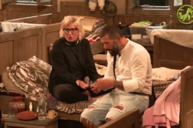 NIKOLA LAKIĆ OVO PECI URADIO IZA LEĐA! Na dan slave napravio haos, jedna cimerka sve videla i čula!