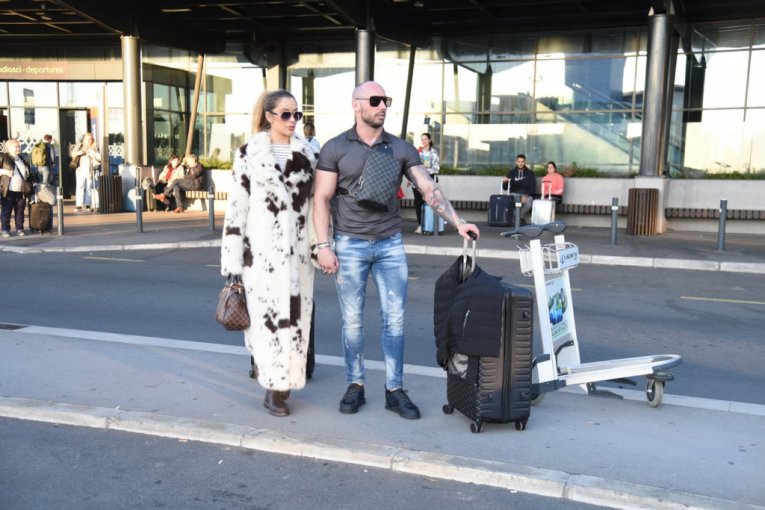 Tea Tairović sa dečkom Ivanom