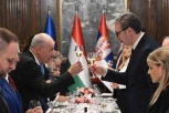 PREDESEDNIK SRBIJE STIGAO U BUDIMPEŠTU! Predsednik Mađarske uručiće Vučiću Veliki krst Ordena za zasluge sa ogrlicom i zlatnom zvezdom!
