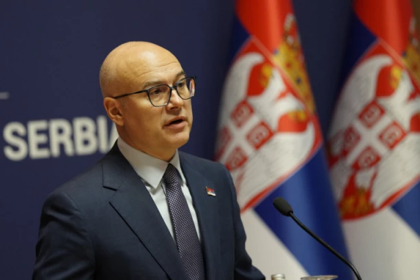 VUČEVIĆ SA SAJMA ZAVIČAJA PORUČUJE: Da li će Vučić biti premijer zavisiće od volje građana i njegove odluke!