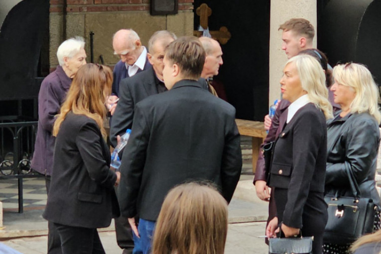 Deca Dragoslava Lazića iz prvog braka