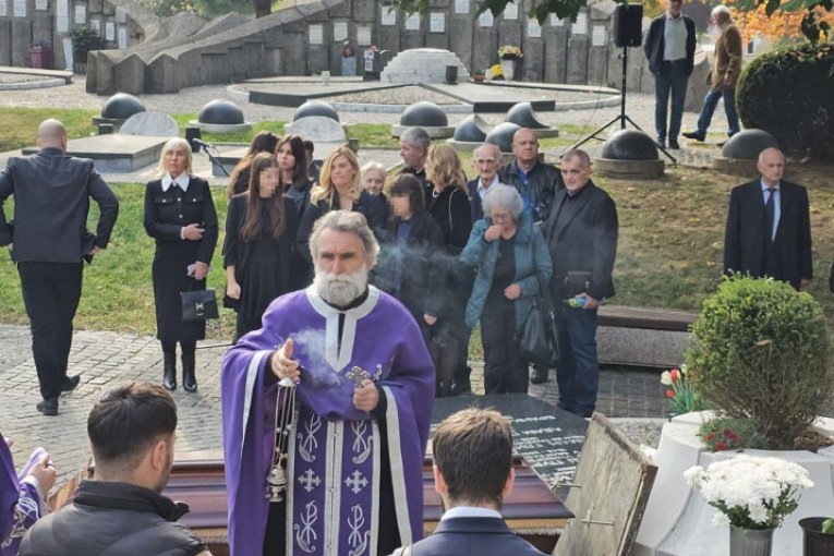 Tužna povorka na sahrani Dragoslava Lazića