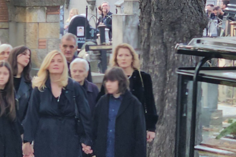 Tužna povorka na sahrani Dragoslava Lazića