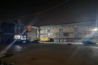 UČENIK PAO SA DRUGOG SPRATA TEHNIČKE ŠKOLE! Užas u Smederevu! (FOTO)