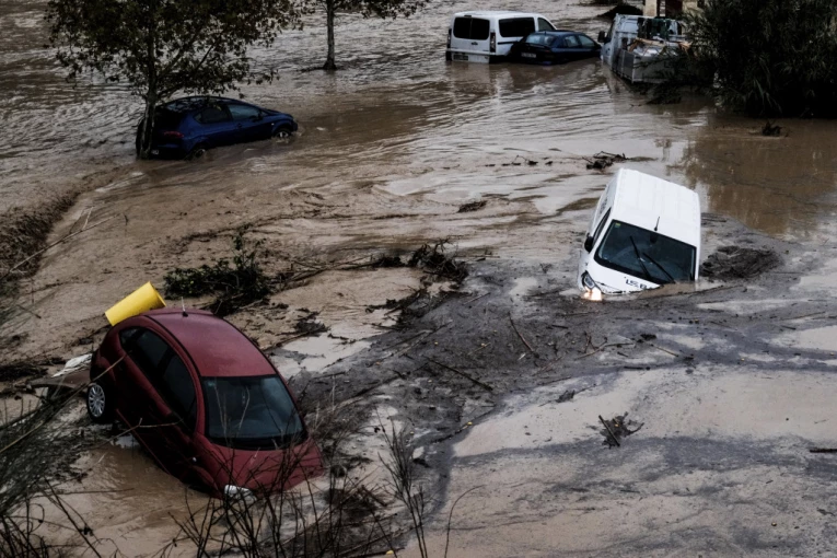 KATASTROFALNE POPLAVE U ANDALUZIJI, RASTE BROJ MRTVIH, na snazi crveno upozorenje zbog ekstremnih uslova