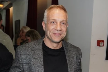 KOMŠIJE RASKRINKALE MILANA KALINIĆA: Otkrili da li glumac PRIVODI žene u novi stan - KRIJE SE!