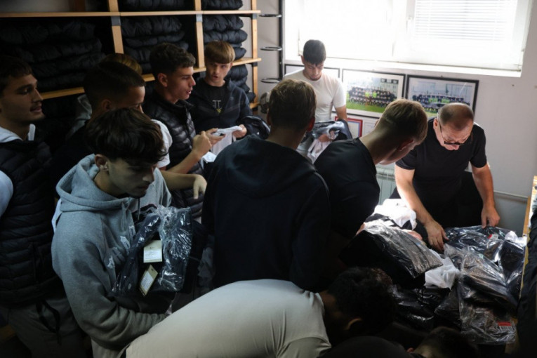 Oprema vraćena omladinskoj školi Partizana