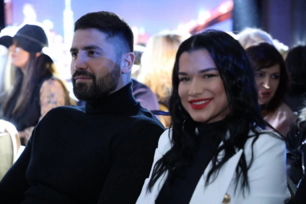 RAĐENOVA BIVŠA RAZVEZALA JEZIK: Milica otkrila zbog čega se RAZVELA od bivšeg vaterpoliste! SADA JE SVE JASNO!