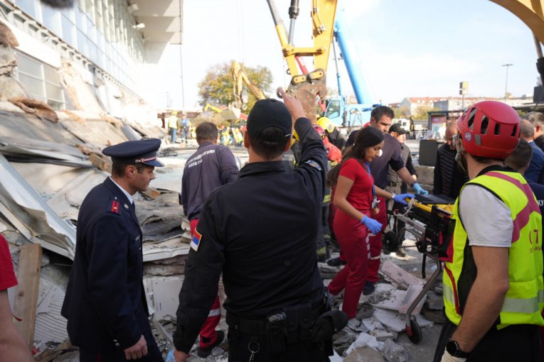 Slike sa lica mesta u Novom Sadu!