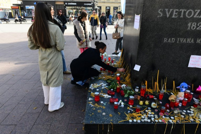 Oproštaj od nastadalih u Novom Sadu