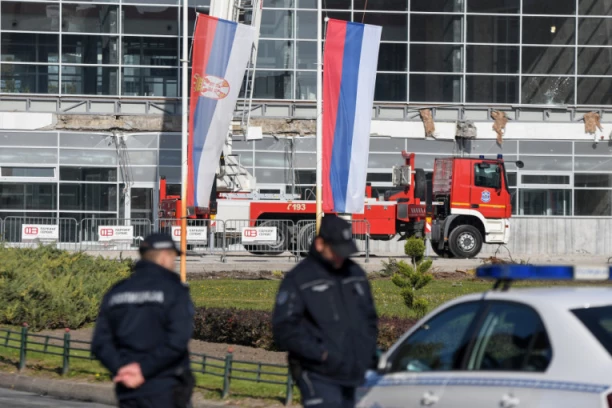 MLADIĆ TEŠKO POVREĐEN U PADU NADSTREŠNICE NAPUSTIO KC VOJVODINE: Evo gde se sada nalazi i u kakvom je stanju!