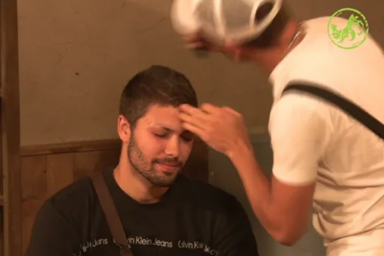 Ognjen Ravić ostao bez desne obrve Farma 8